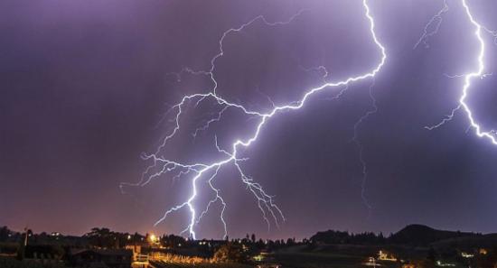 Amber Advisory Issued for Severe Lightning